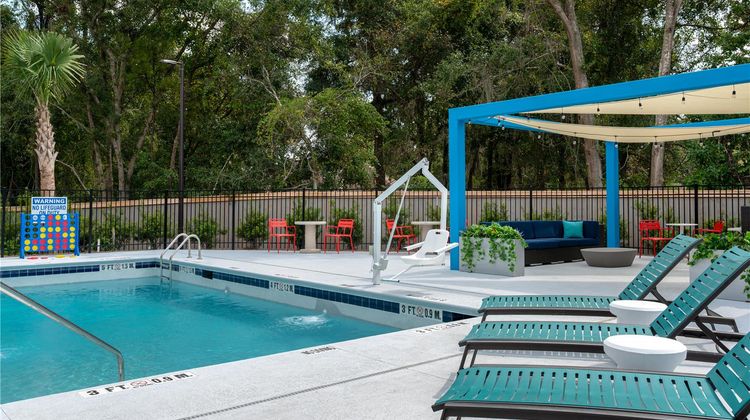 Tru by Hilton Brunswick Pool