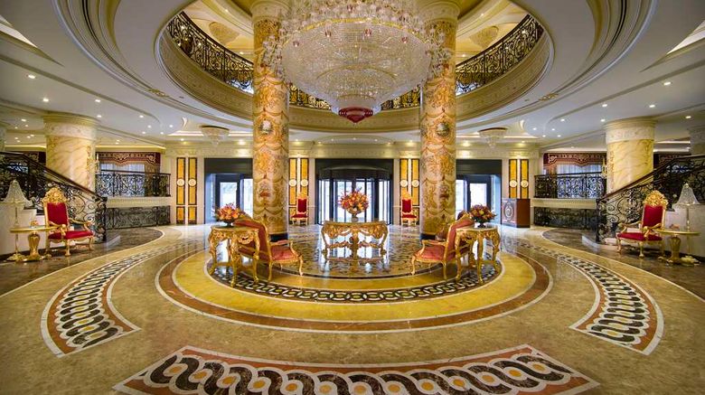 <b>Royal Rose Hotel Lobby</b>. Images powered by <a href="https://iceportal.shijigroup.com/" title="IcePortal" target="_blank">IcePortal</a>.