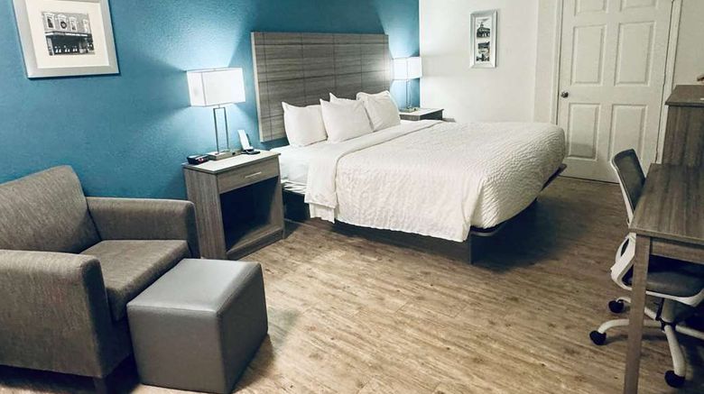 <b>Baymont by Wyndham Lumberton Room</b>. Images powered by <a href="https://iceportal.shijigroup.com/" title="IcePortal" target="_blank">IcePortal</a>.