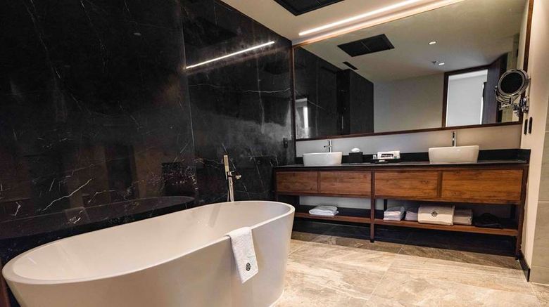 <b>Hotel Galeria Plaza Leon Suite</b>. Images powered by <a href="https://iceportal.shijigroup.com/" title="IcePortal" target="_blank">IcePortal</a>.