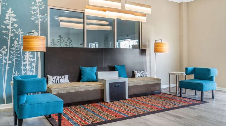 <b>Sleep Inn & Suites Lobby</b>. Images powered by <a href="https://iceportal.shijigroup.com/" title="IcePortal" target="_blank">IcePortal</a>.