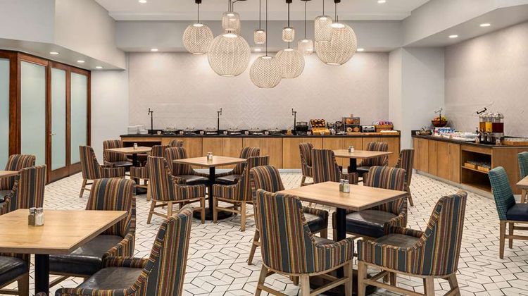 DoubleTree by Hilton at Bell Tower Shops Restaurant