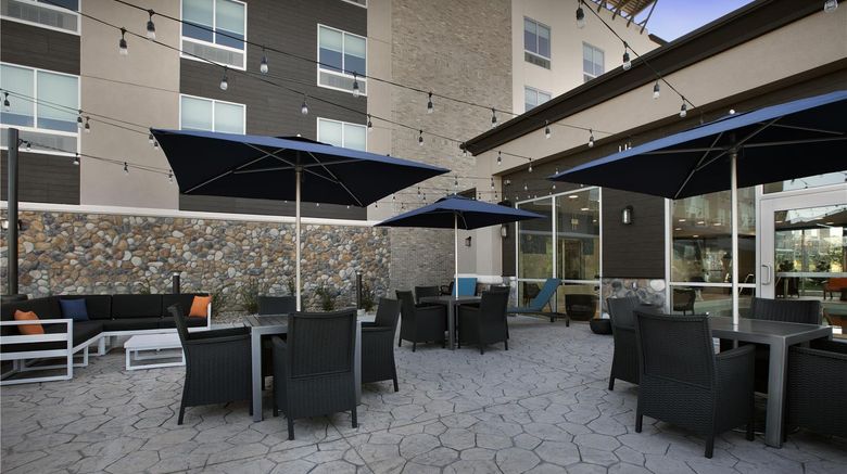 <b>HIS Wheat Ridge Denver W Exterior</b>. Images powered by <a href="https://iceportal.shijigroup.com/" title="IcePortal" target="_blank">IcePortal</a>.