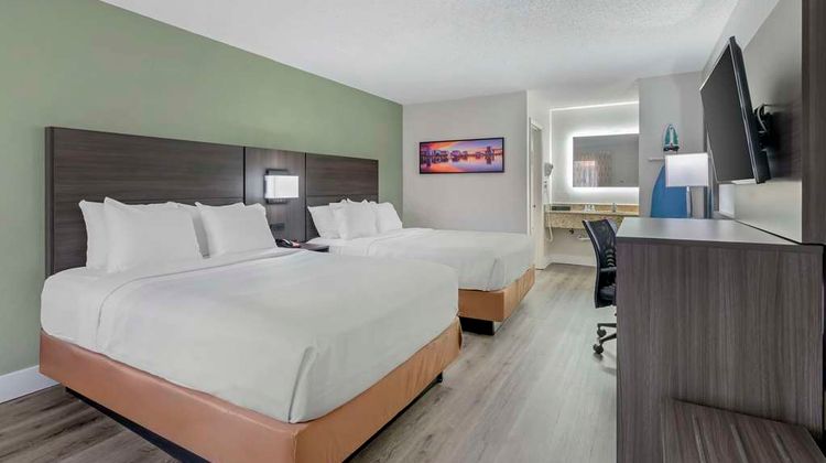 Quality Inn & Suites Orlando East - UCF Room
