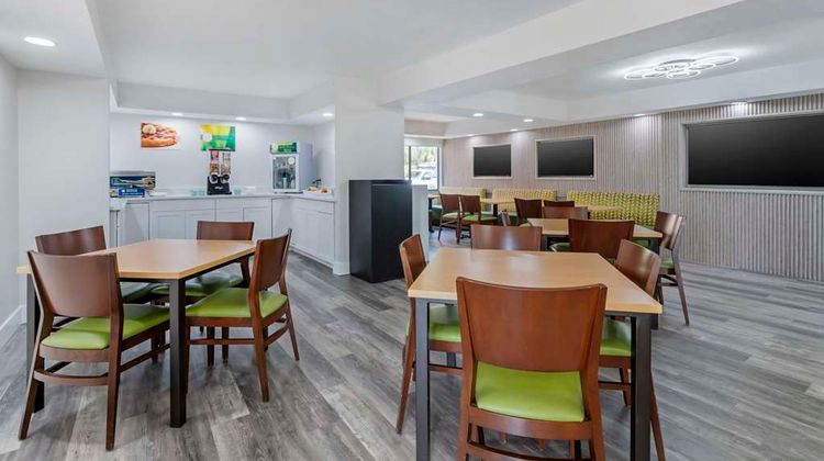 Quality Inn & Suites Orlando East - UCF Restaurant