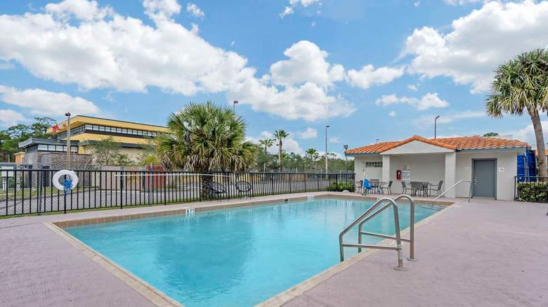 <b>Quality Inn & Suites Orlando East - UCF Pool</b>. Images powered by <a href="https://iceportal.shijigroup.com/" title="IcePortal" target="_blank">IcePortal</a>.