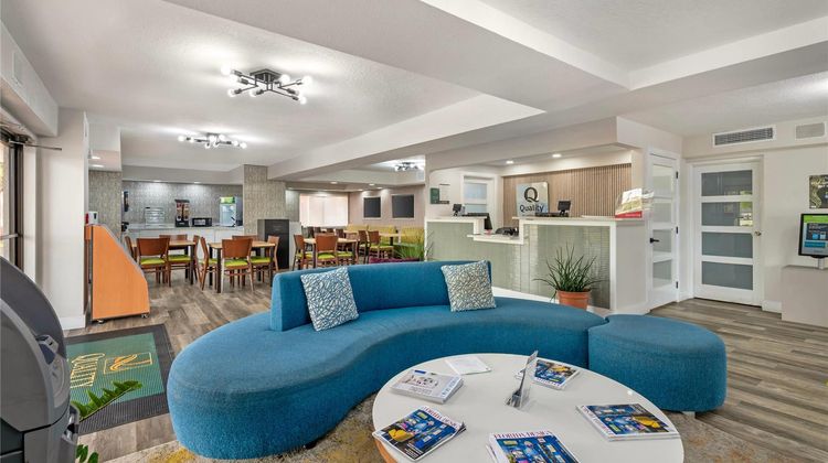 Quality Inn & Suites Orlando East - UCF Lobby