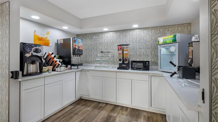 Quality Inn & Suites Orlando East - UCF Restaurant