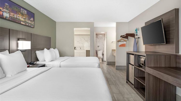 Quality Inn & Suites Orlando East - UCF Room