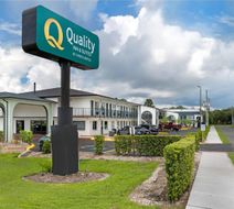 Quality Inn & Suites Orlando East - UCF Exterior