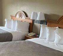 Quality Inn Huntington University Area Room