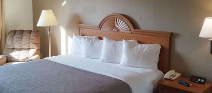 Quality Inn Huntington University Area Room