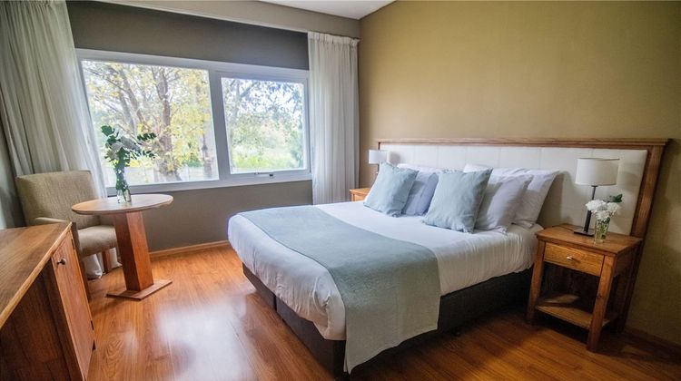 Wyndham Garden Campana Room