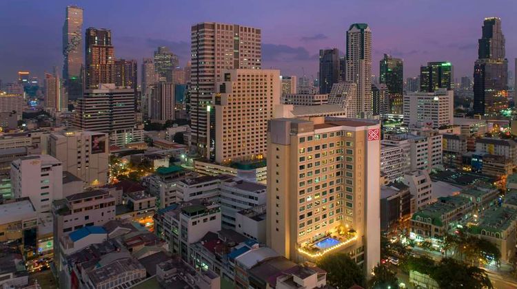 Hilton Garden Inn Bangkok Silom Exterior