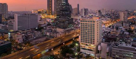 Hilton Garden Inn Bangkok Silom Exterior