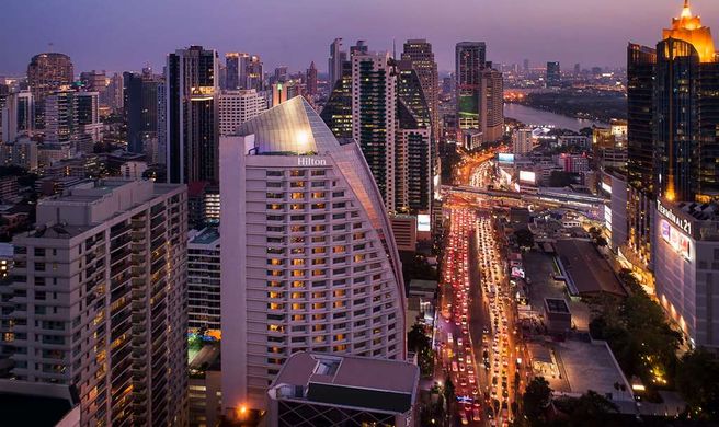Hilton Bangkok Grande Asoke Exterior