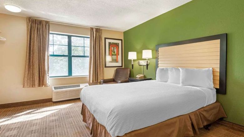 <b>Suburban Studios Suite</b>. Images powered by <a href="https://iceportal.shijigroup.com/" title="IcePortal" target="_blank">IcePortal</a>.
