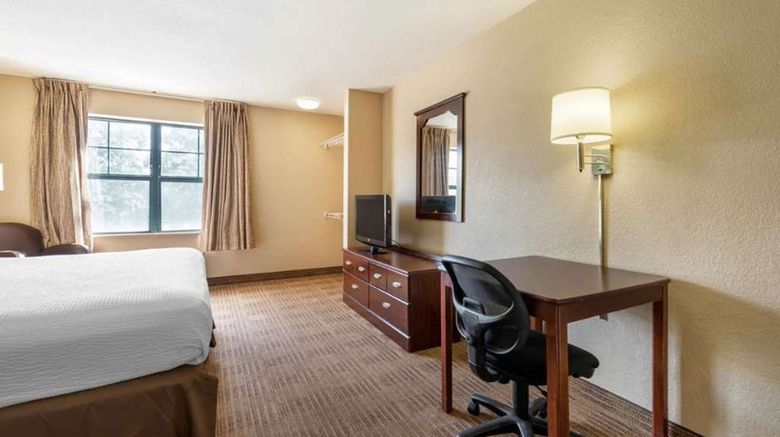 <b>Suburban Studios Suite</b>. Images powered by <a href="https://iceportal.shijigroup.com/" title="IcePortal" target="_blank">IcePortal</a>.