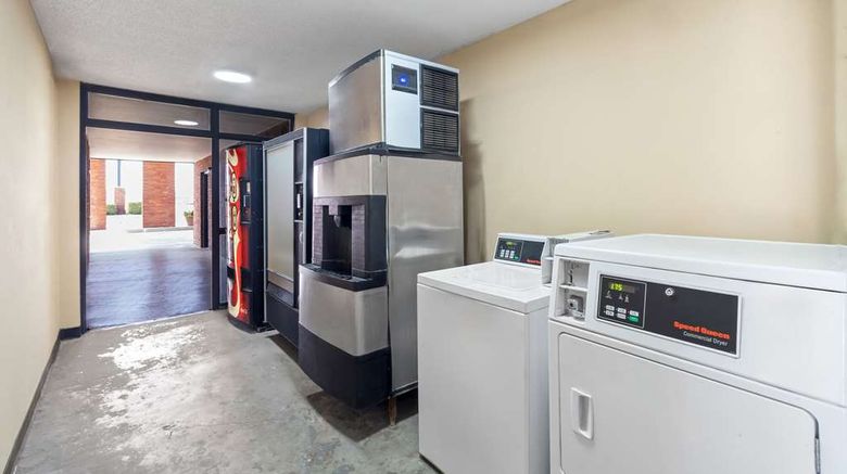 <b>Econo Lodge Kennett Other</b>. Images powered by <a href="https://iceportal.shijigroup.com/" title="IcePortal" target="_blank">IcePortal</a>.