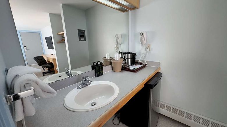 <b>Eldorado, a Coast Hotel Room</b>. Images powered by <a href="https://iceportal.shijigroup.com/" title="IcePortal" target="_blank">IcePortal</a>.