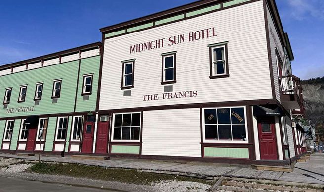 Midnight Sun, a Coast Hotel Exterior