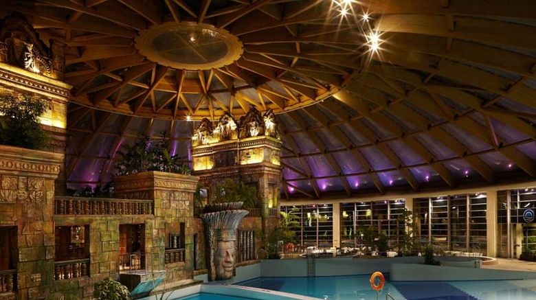 <b>Aquaworld Resort Budapest Pool</b>. Images powered by <a href="https://iceportal.shijigroup.com/" title="IcePortal" target="_blank">IcePortal</a>.
