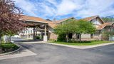 White Pines Inn & Suites of Holland Exterior