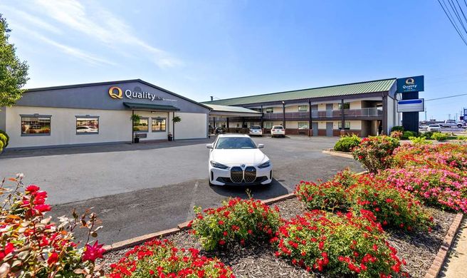 Quality Inn Exterior