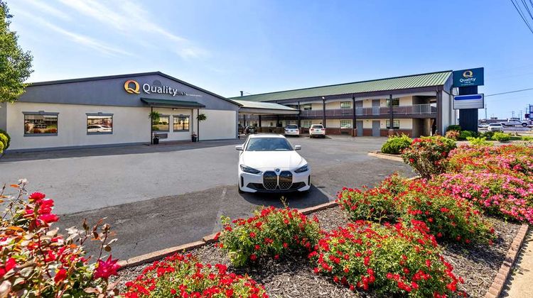 Quality Inn Exterior