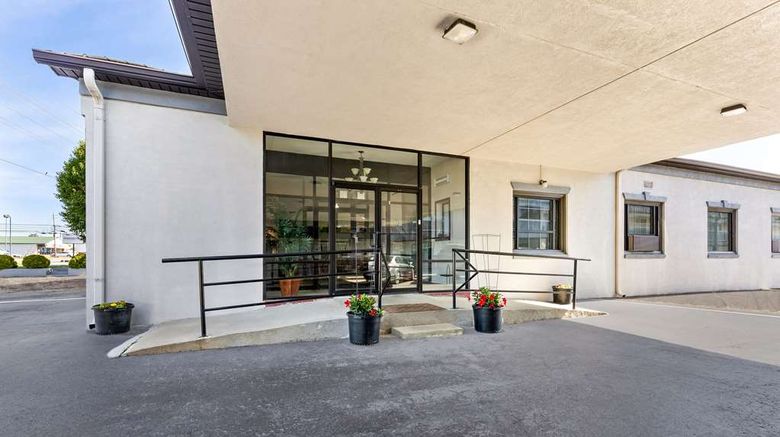 <b>Quality Inn Exterior</b>. Images powered by <a href="https://iceportal.shijigroup.com/" title="IcePortal" target="_blank">IcePortal</a>.