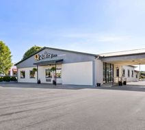 Quality Inn Exterior