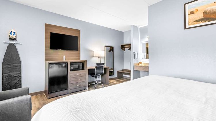 Quality Inn Room