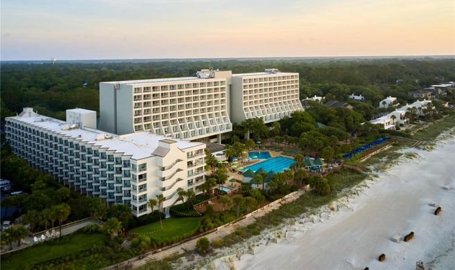 Hilton Beachfront Resort & Spa Exterior