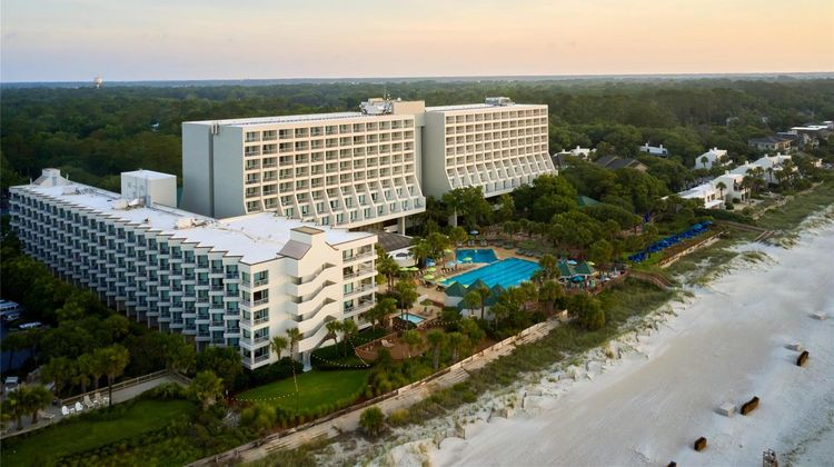 Hilton Beachfront Resort & Spa Exterior