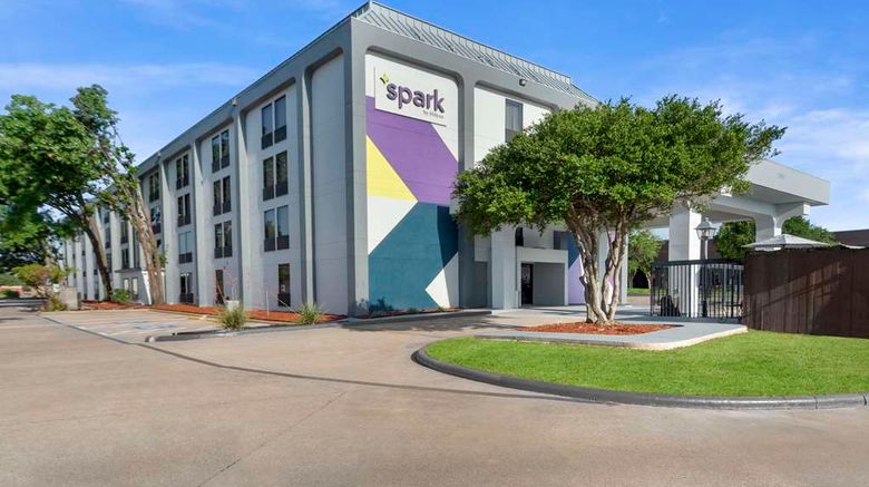 <b>Spark by Hilton Grand Prairie Exterior</b>. Images powered by <a href="https://iceportal.shijigroup.com/" title="IcePortal" target="_blank">IcePortal</a>.
