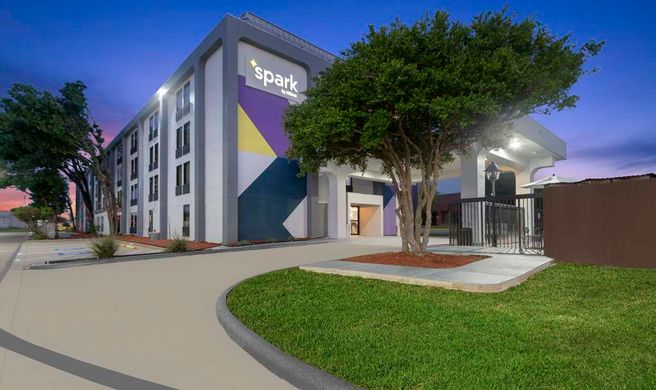 Spark by Hilton Grand Prairie Exterior