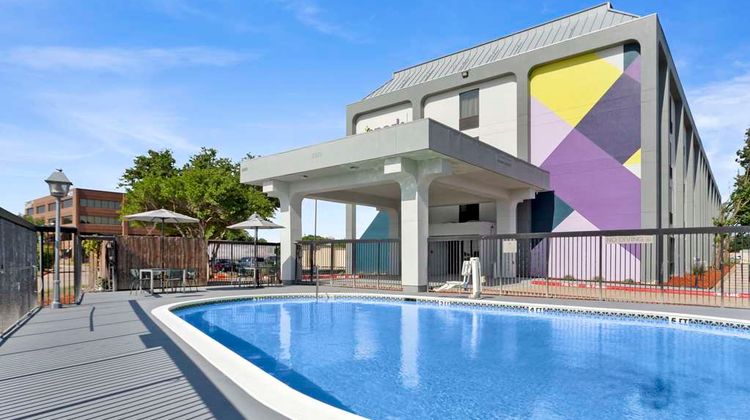 Spark by Hilton Grand Prairie Pool