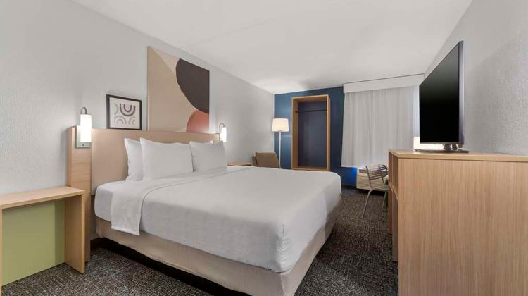 Spark by Hilton Grand Prairie Room