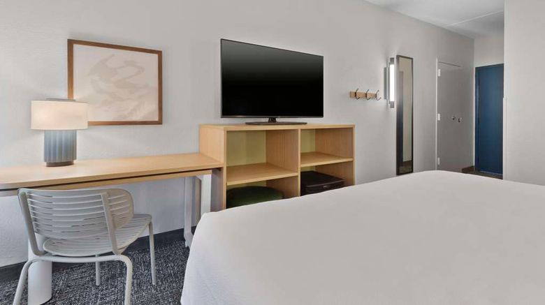 <b>Spark by Hilton Grand Prairie Room</b>. Images powered by <a href="https://iceportal.shijigroup.com/" title="IcePortal" target="_blank">IcePortal</a>.