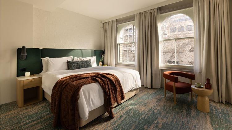 Harbour Rocks Hotel Suite