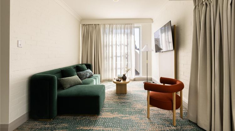 Harbour Rocks Hotel Suite