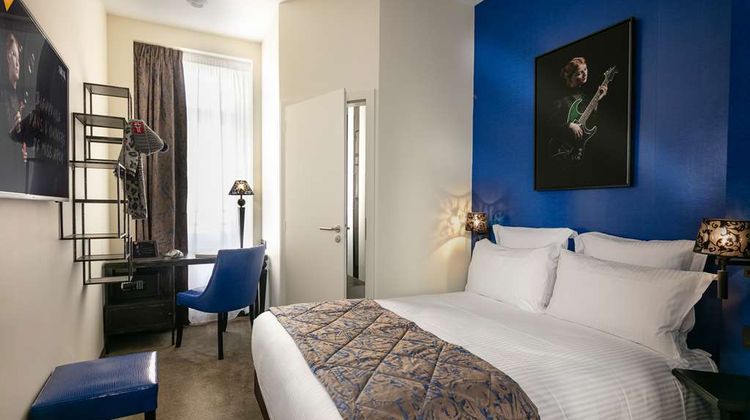 Arok Hotel Room
