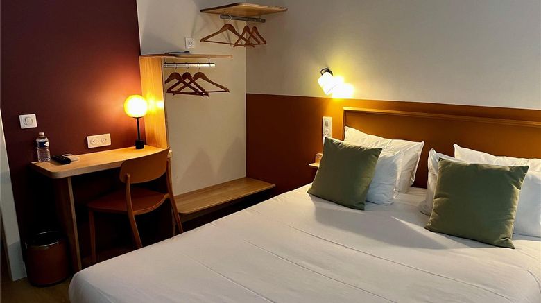 <b>Brit Hotel Le Louvre Room</b>. Images powered by <a href="https://iceportal.shijigroup.com/" title="IcePortal" target="_blank">IcePortal</a>.