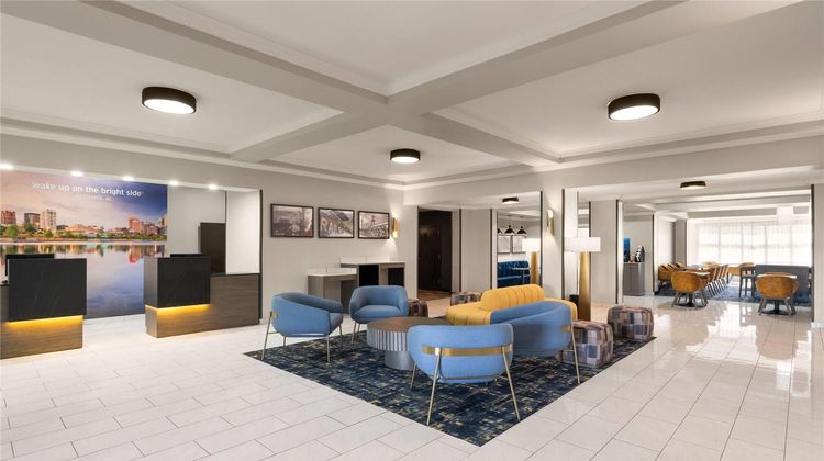 La Quinta Inn & Suites by Wyndham Bessemer Lobby