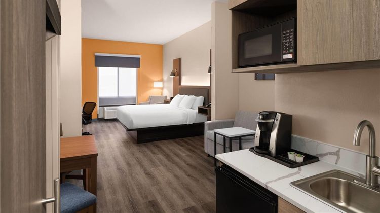 La Quinta Inn & Suites by Wyndham Bessemer Suite