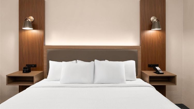 La Quinta Inn & Suites by Wyndham Bessemer Suite