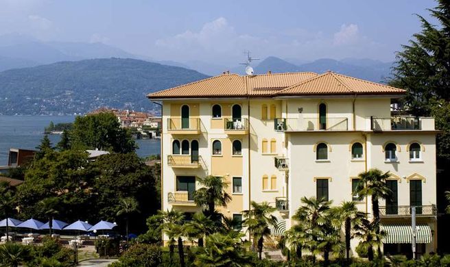Hotel Flora Exterior