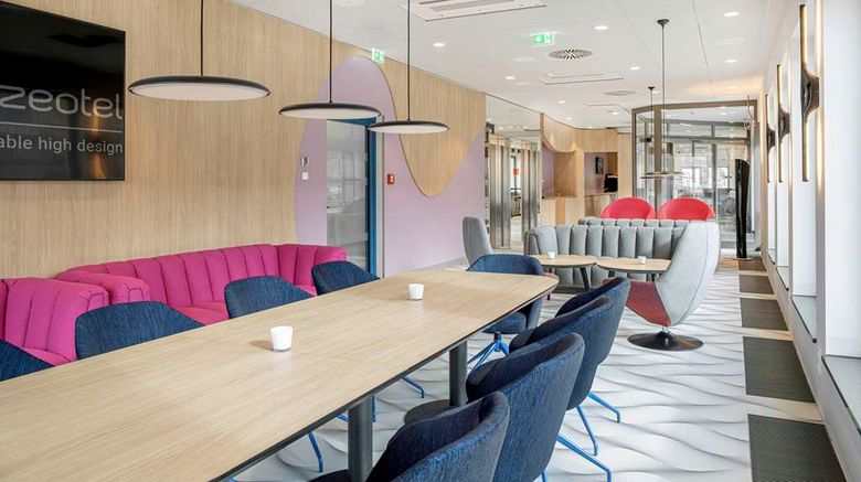 <b>Prize by Radisson, Dresden Mitte Lobby</b>. Images powered by <a href="https://iceportal.shijigroup.com/" title="IcePortal" target="_blank">IcePortal</a>.