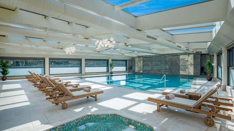 Radisson Hotel Istanbul Merter Pool