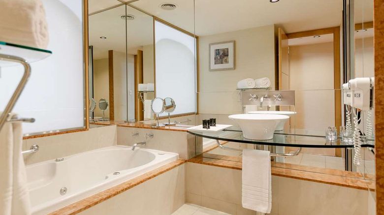 <b>DoubleTree by Hilton Buenos Aires Room</b>. Images powered by <a href="https://iceportal.shijigroup.com/" title="IcePortal" target="_blank">IcePortal</a>.